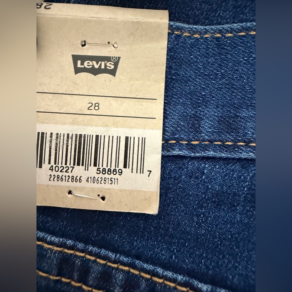 Levi's women’s high rise wedgie fit Jeans in Classic Blue size 28 new with tag - Picture 3 of 8
